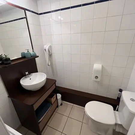 Apartment T1 Urbain Elegant In Idron