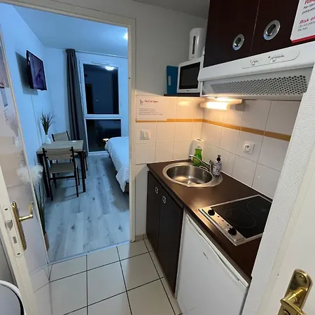 Apartment T1 Urbain Elegant In Idron