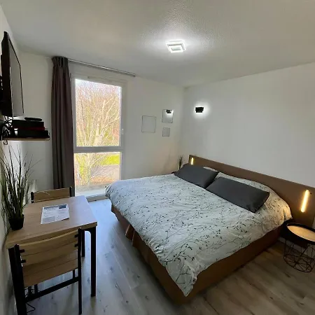 T1 Urbain Elegant In Apartment Idron