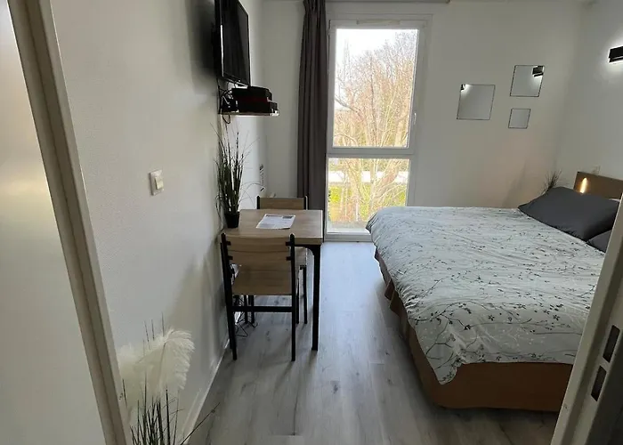 T1 Urbain Elegant In Apartment Idron