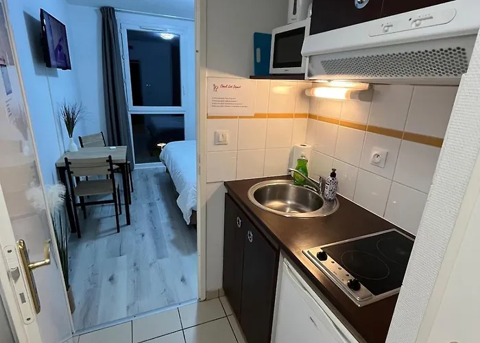 Apartment T1 Urbain Elegant In Idron